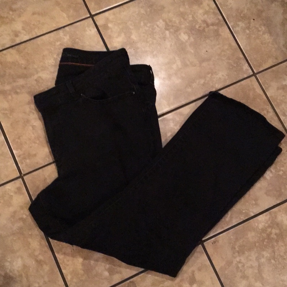 Black curvy fit jeans